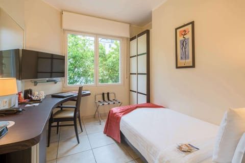 Superior Room, 1 Twin Bed (bâtiment principal) | Minibar, in-room safe, individually decorated, individually furnished