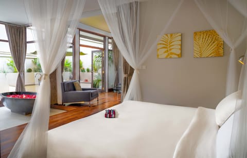 Romantic Bungalow, 1 King Bed, Terrace | Premium bedding, minibar, in-room safe, desk