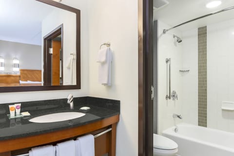 Room, 1 King Bed, Accessible, Bathtub | Bathroom | Combined shower/tub, designer toiletries, hair dryer, towels