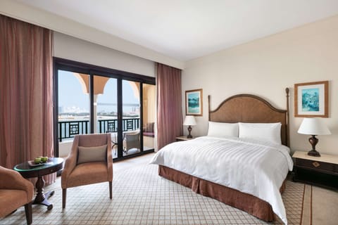 Premier Room | Premium bedding, minibar, in-room safe, blackout drapes