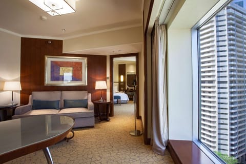 Executive Suite | Select Comfort beds, minibar, in-room safe, desk