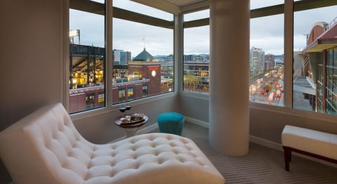 Park View Suite | Premium bedding, in-room safe, desk, blackout drapes