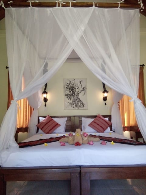 Rollaway beds, free WiFi, bed sheets