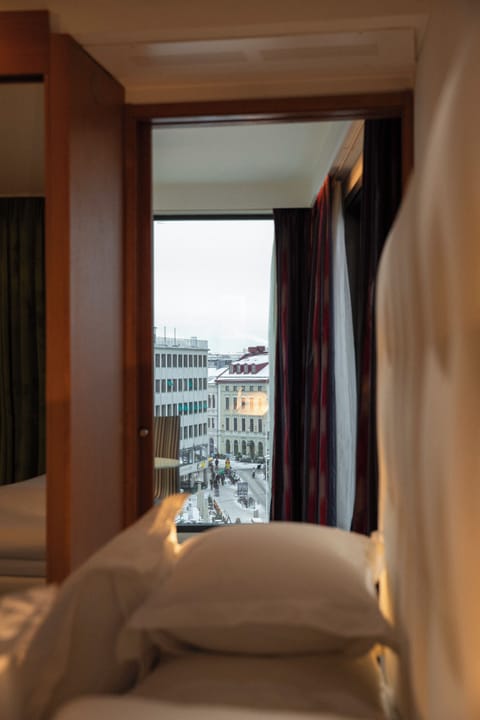 Suite Kungstorget | Egyptian cotton sheets, premium bedding, minibar, in-room safe