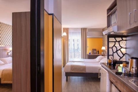 Studio, Kitchen | Minibar, in-room safe, individually furnished, desk