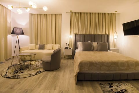 Royal Room | Premium bedding, minibar, soundproofing, free WiFi