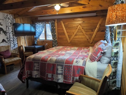 Comfort Cabin, 1 Bedroom (Unit #14) | Individually decorated, individually furnished, travel crib, WiFi