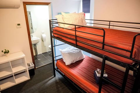 Twin Room | Free WiFi, bed sheets