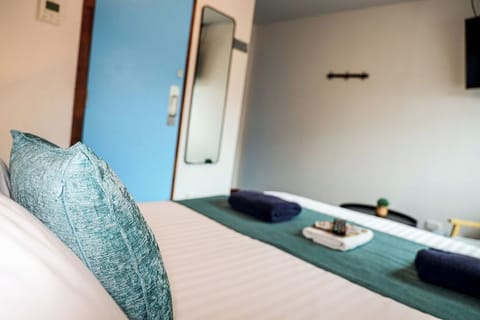 Double Room- Private Bathroom | Free WiFi, bed sheets