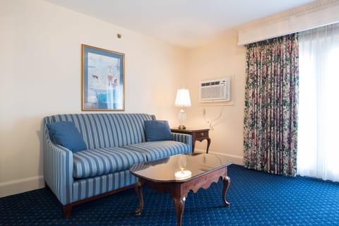 King Suite - Mizzentop 4th Floor | Living area