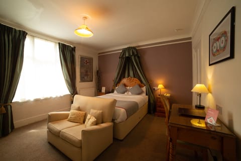 Standard Double Room | Individually decorated, individually furnished, desk, iron/ironing board