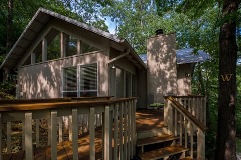 Luxury Cabin, 2 Bedrooms, Lake View, Lakeside | Terrace/patio