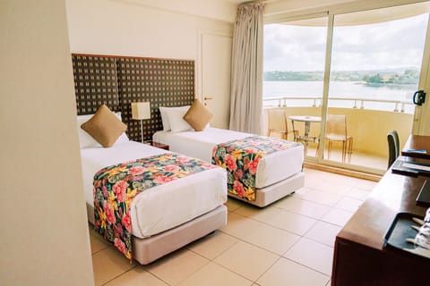 Deluxe Room, Harbor View | Premium bedding, in-room safe, desk, blackout drapes