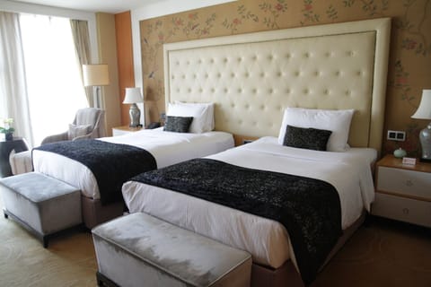 Executive Deluxe Room Twin | Premium bedding, down comforters, Select Comfort beds, minibar