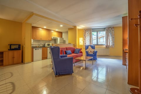 Family Apartment | Living area | Flat-screen TV