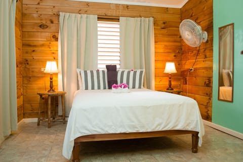 Cottage, Garden View | Premium bedding, in-room safe, free WiFi, bed sheets