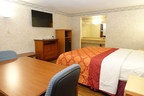 Luxury Room, 1 Bedroom, Refrigerator & Microwave | Desk, free WiFi, bed sheets