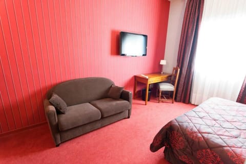Comfort Double Room | Desk, soundproofing, free WiFi, wheelchair access