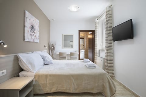 Double Room | Premium bedding, in-room safe, individually decorated