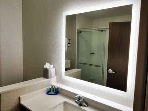 Standard Room, 2 Queen Beds | Bathroom | Combined shower/tub, free toiletries, hair dryer, towels