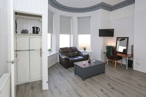 Standard Double Room | Desk, iron/ironing board, free WiFi