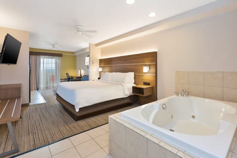 Suite, 1 King Bed, Jetted Tub (Additional Living Area, Valley View) | In-room safe, desk, laptop workspace, iron/ironing board