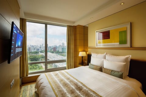 Suite, 1 Bedroom, Non Smoking, City View | Down comforters, pillowtop beds, minibar, in-room safe