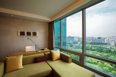 Executive Suite, 2 Bedrooms, City View | Down comforters, pillowtop beds, minibar, in-room safe