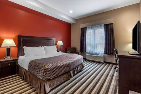 Standard Room, 1 King Bed, Accessible (Walk-in Shower) | Premium bedding, pillowtop beds, desk, laptop workspace