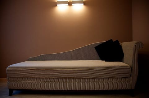 Executive Room | Living area | 40-inch LCD TV with digital channels, TV