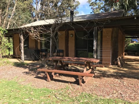 2 Bedroom Forest View Cottage  | BBQ/picnic area