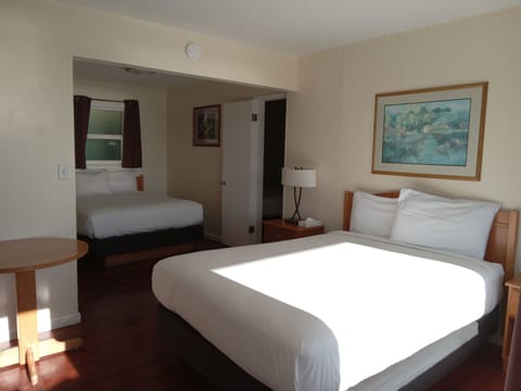 Standard Suite, Multiple Beds | Premium bedding, down comforters, Tempur-Pedic beds