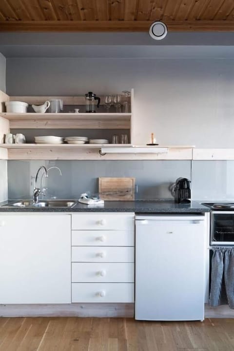 Standard Studio, Marina View | Private kitchen