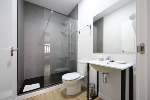 Family Suite, 2 Bedrooms | Bathroom | Shower, rainfall showerhead, hair dryer, towels