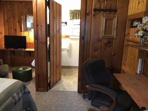 Classic Cabin, 1 Queen Bed, Refrigerator (Cabin 5) | Individually decorated, individually furnished, desk, laptop workspace