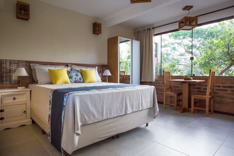 Studio (Queen Bed) | Premium bedding, minibar, in-room safe, desk