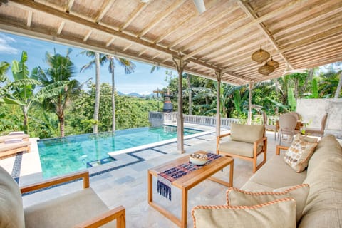 Boutique Suite Lebah Villa V with Pool | Terrace/patio