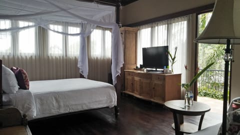 Junior Suite, 1 Bedroom, Terrace, Garden View | 1 bedroom, Egyptian cotton sheets, premium bedding, pillowtop beds