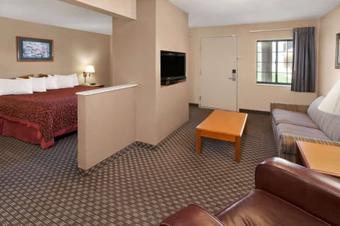 Studio Suite, 1 King Bed, Non Smoking | In-room safe, desk, free cribs/infant beds, rollaway beds