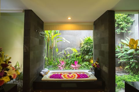 Villa, 2 Bedrooms | Deep soaking bathtub