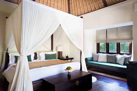 Villa, 3 Bedrooms, Private Pool | Premium bedding, free minibar, in-room safe, desk