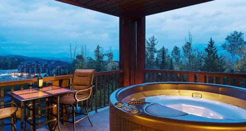 Private spa tub