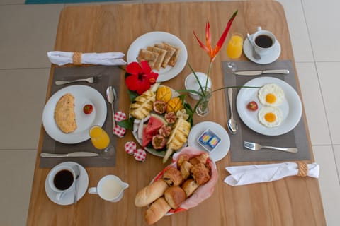 Breakfast (EUR 10 per person)