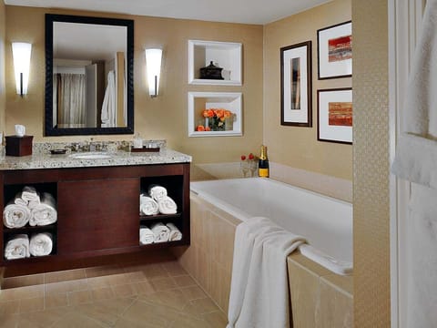 Suite, 1 Bedroom | Bathroom | Combined shower/tub, free toiletries, hair dryer, towels