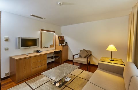 Suite | Living area | 82-cm LCD TV with satellite channels, TV