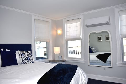 Deluxe Room, 1 King Bed, Private Bathroom, Ocean View (03) King with Private Bath) | Iron/ironing board, WiFi