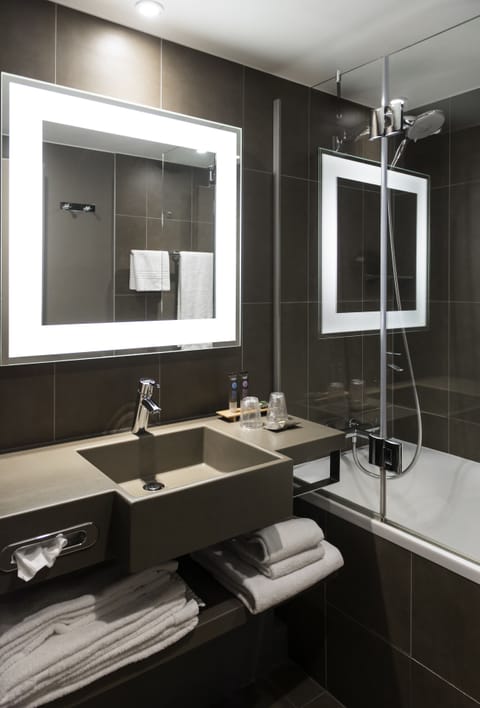 Superior Room, Multiple Beds (Premium) | Bathroom | Separate tub and shower, eco-friendly toiletries, hair dryer, towels