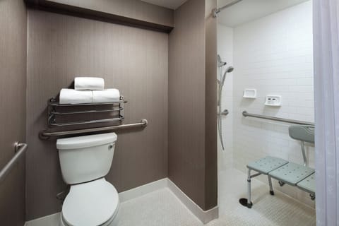 Room, 2 Twin Beds, Non Smoking | Bathroom | Combined shower/tub, eco-friendly toiletries, hair dryer, towels