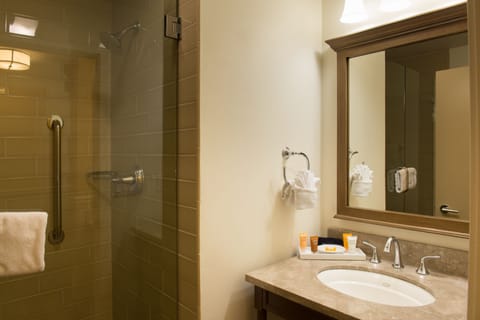Lodge Double Double with Fireplace | Bathroom | Eco-friendly toiletries, hair dryer, towels, soap
