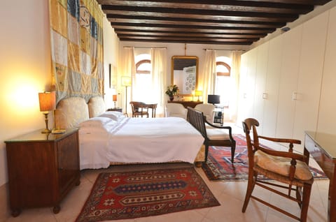 Apartment, Canal View | 1 bedroom, iron/ironing board, cribs/infant beds, free WiFi